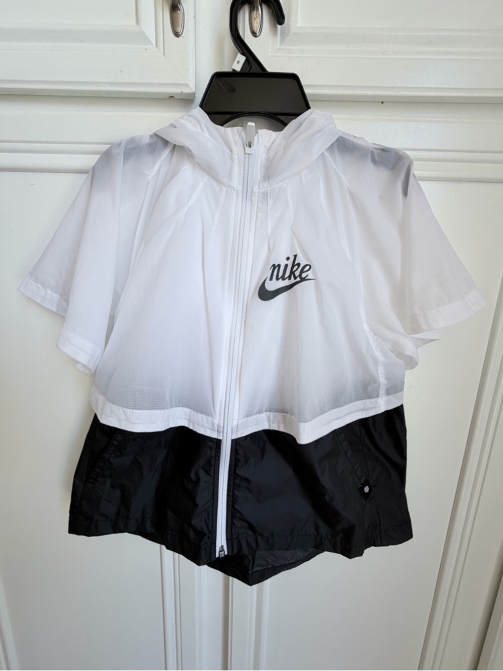Nike Sportswear Windrunner Icon Kids' Jacket. Size Medium